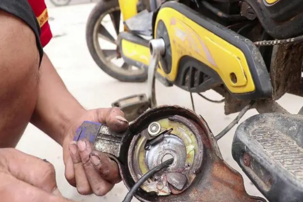 孝感市电动车刹车故障